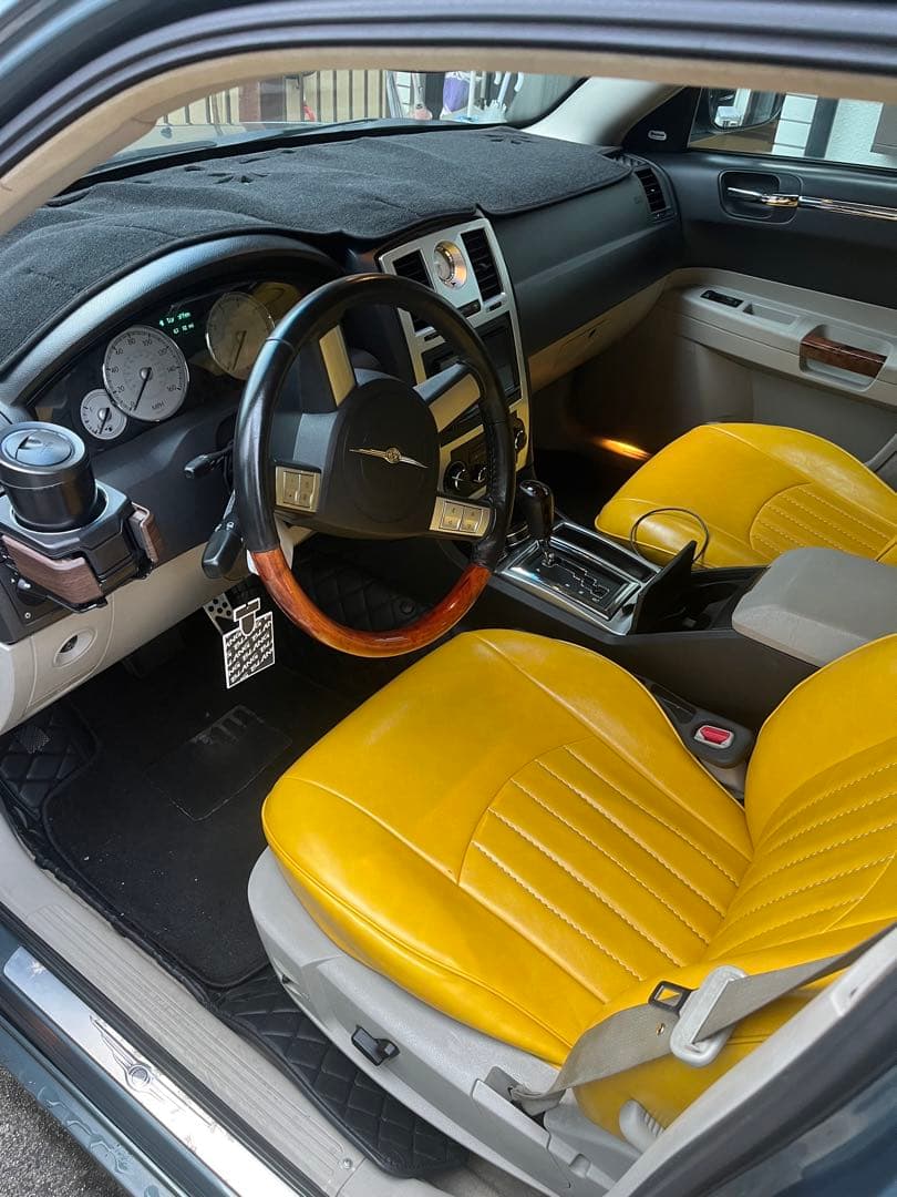 クライスラー300C HEMI5.7ℓ車検令和8年6月迄