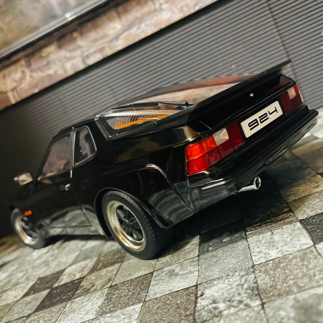 1/18 AUTOart ポルシェ 924 カレラ GT 1980