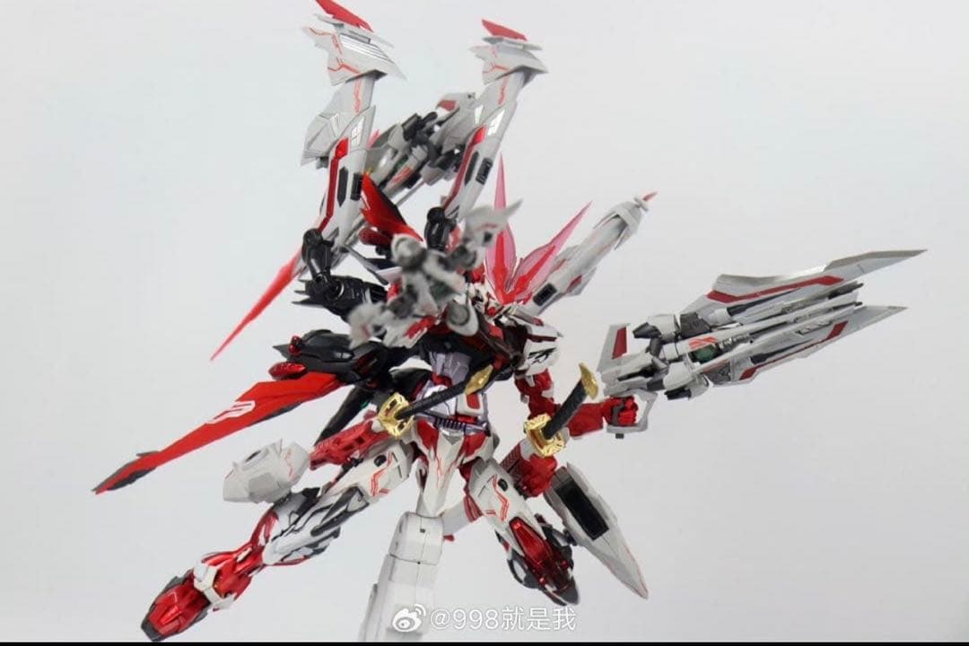 1/100 MGサイズ　ガンダムアストレイ レッドドラゴン　海外製