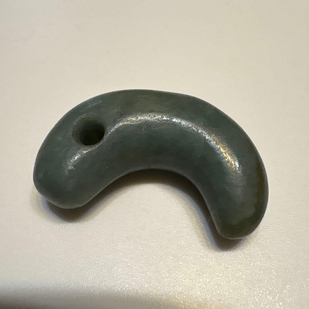 ヒスイ勾玉