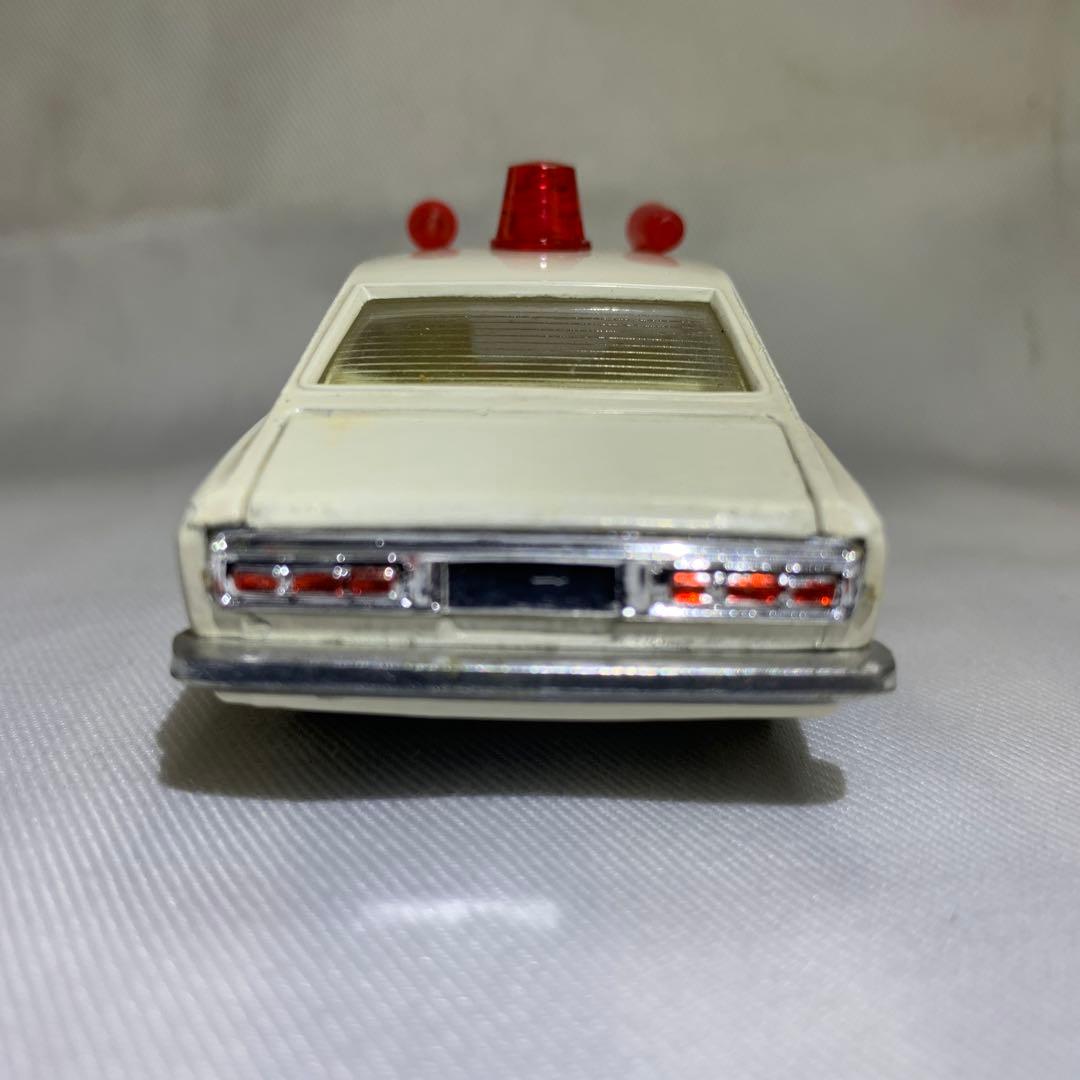 ダイヤペット日産ローレル赤十字車