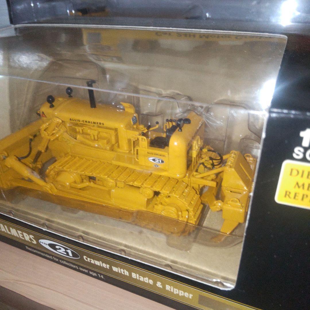ファーストギア　ダンプ重機積載トレーラー　ブルドーザー　2セット 1/50