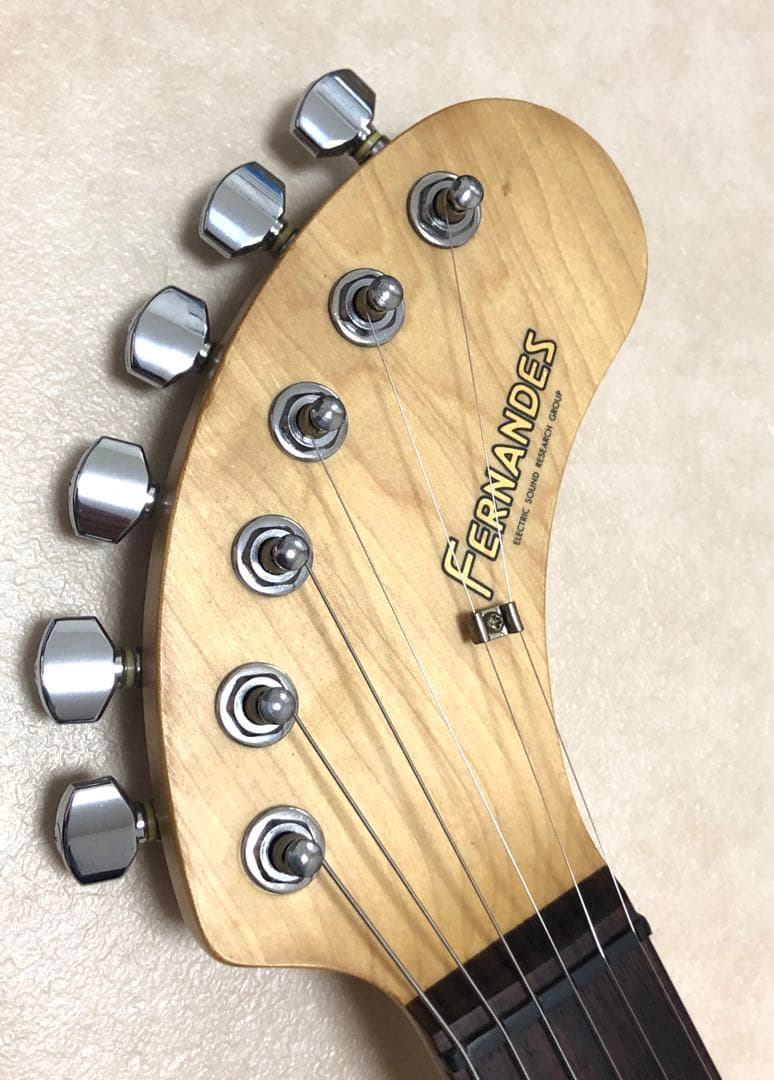 【美品】ZO-3GF 3TS アンプ内蔵ギター ディストーションSW付 ケース付