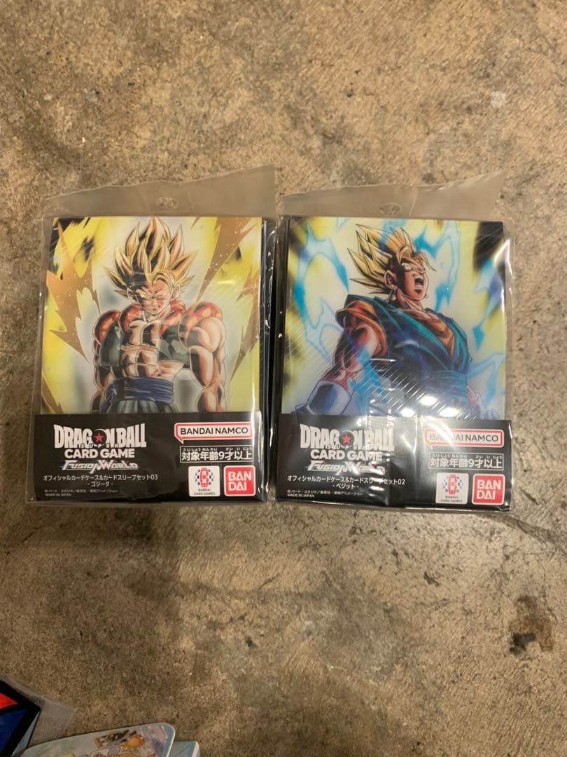 DBFW オフィシャルカードケース　新品未開封　ベジット　ゴジータセット