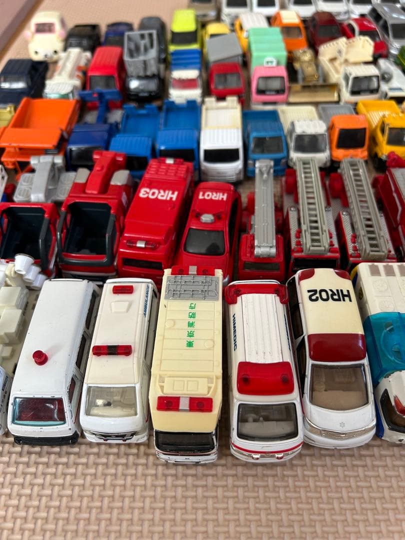 トミカ まとめ売り　85台