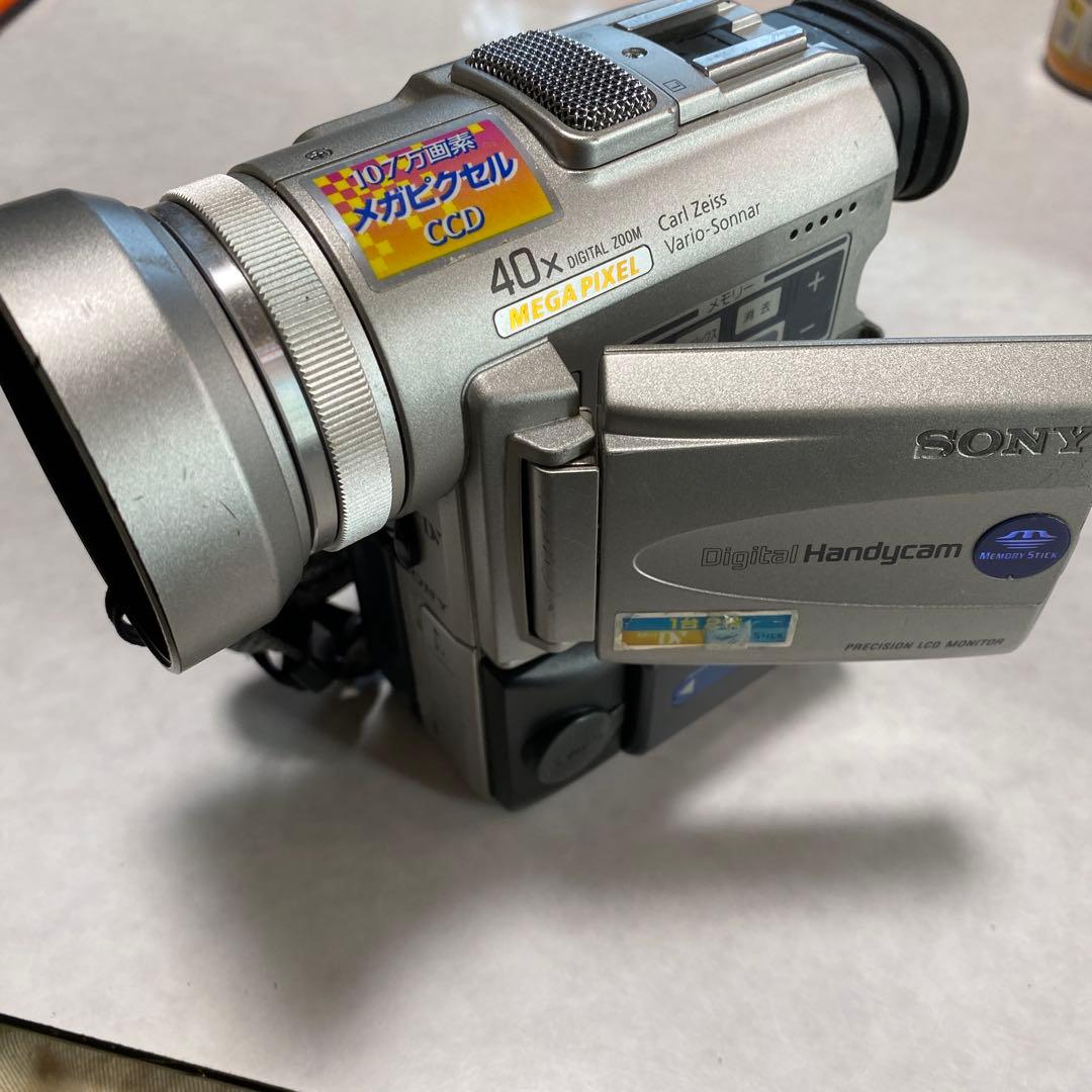 SONY miniDV HANDYCAM DCR-PC100 ②