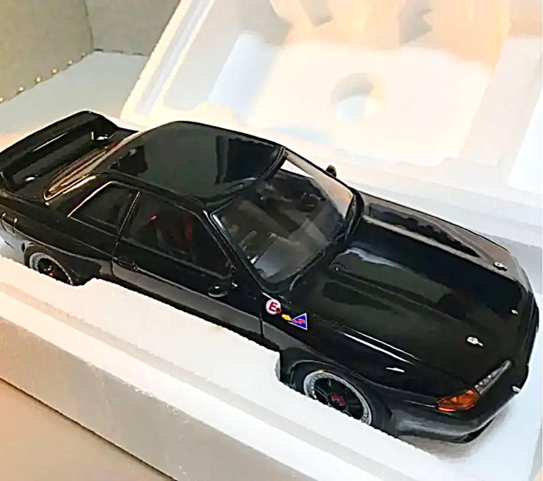 オートアート 1/18 スカイライン GT-R R32 Gr.A仕様 限定品