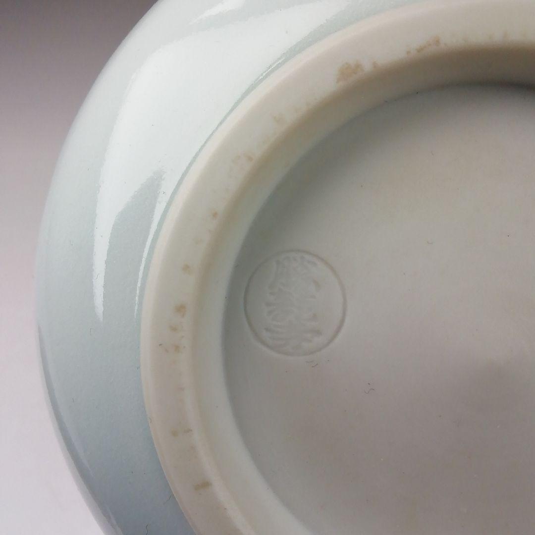 Ｔ９０６　茶碗　『青磁　梅』『勝龍寺窯』　共箱　抹茶碗　茶道具