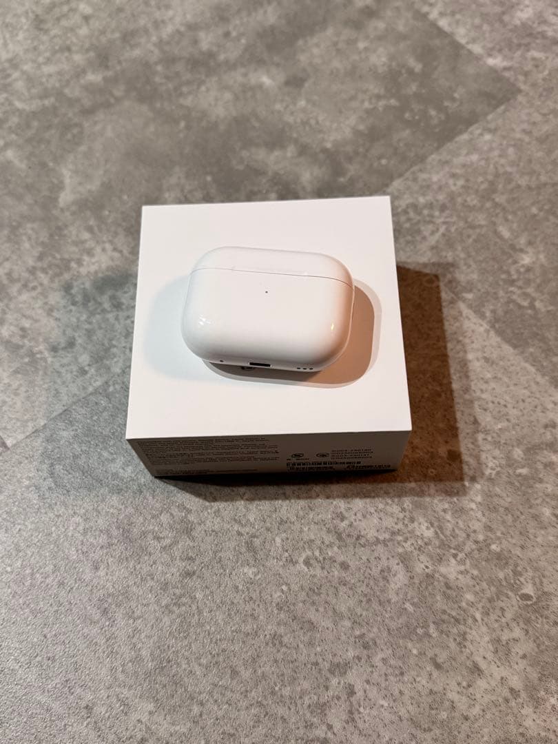AirPods Pro 本体 ワイヤレス充電対応　第二世代