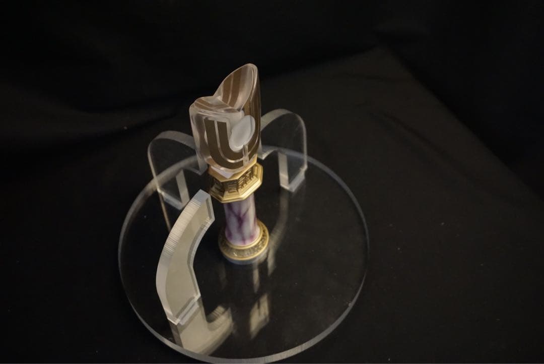 ウルトラマンティガ　スパークレンス　不可動式水晶.ver　プロップ　劇中風台座付