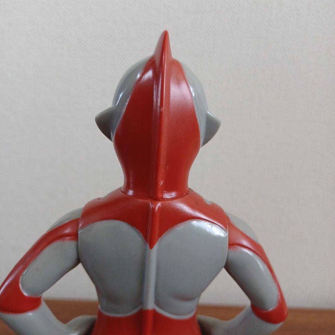 「M1号 ウルトラマン 」グレー成型の ソフビ フィギュア