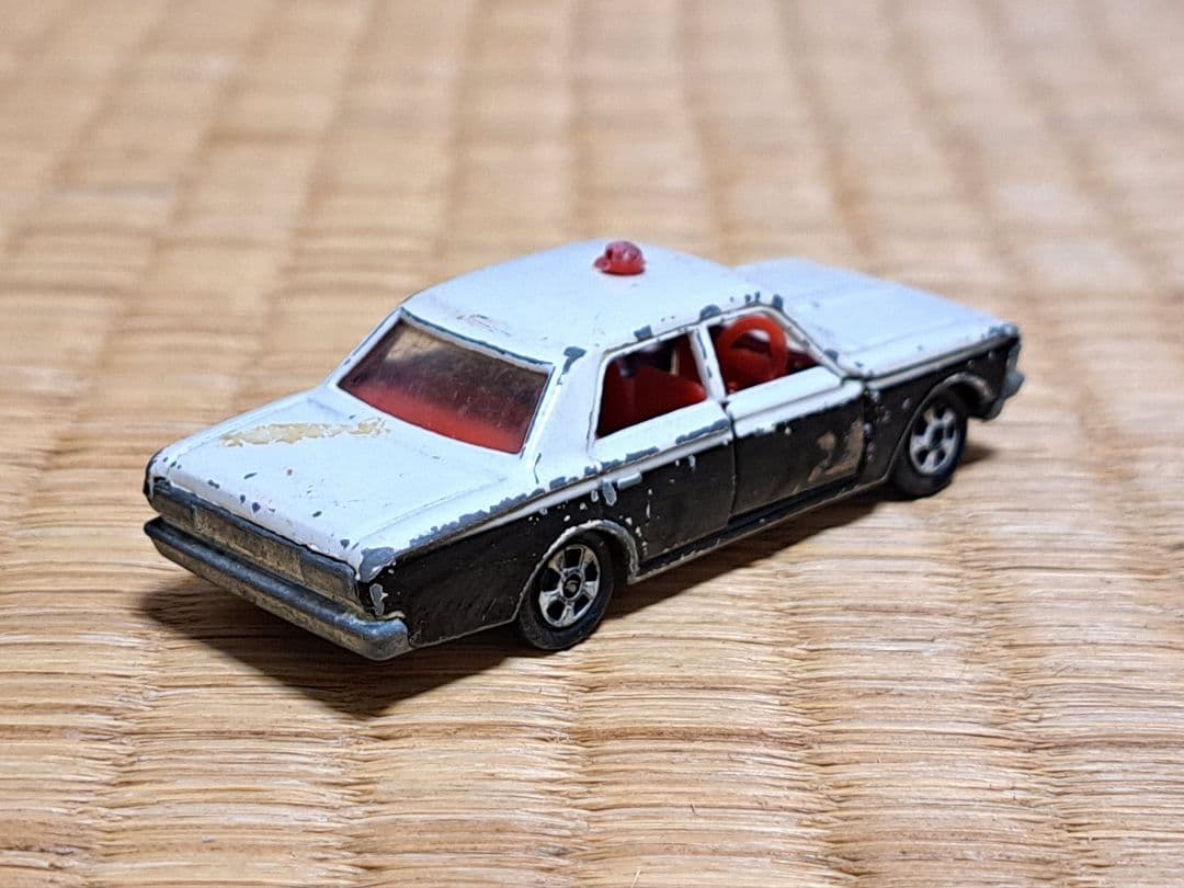 1Aホイール トミカ 黒箱 NO.4 トヨタ クラウン パトロールカー 日本製