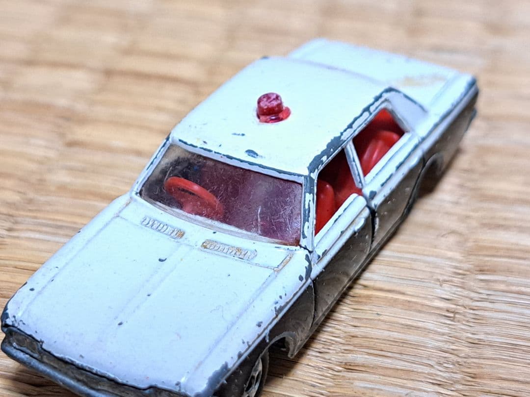 1Aホイール トミカ 黒箱 NO.4 トヨタ クラウン パトロールカー 日本製