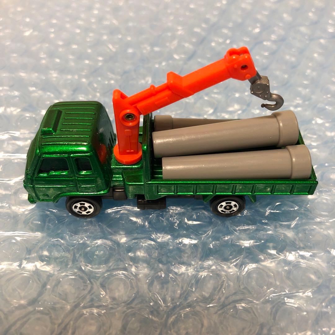 トミカ UDクレーン付カーゴトラック 1/104