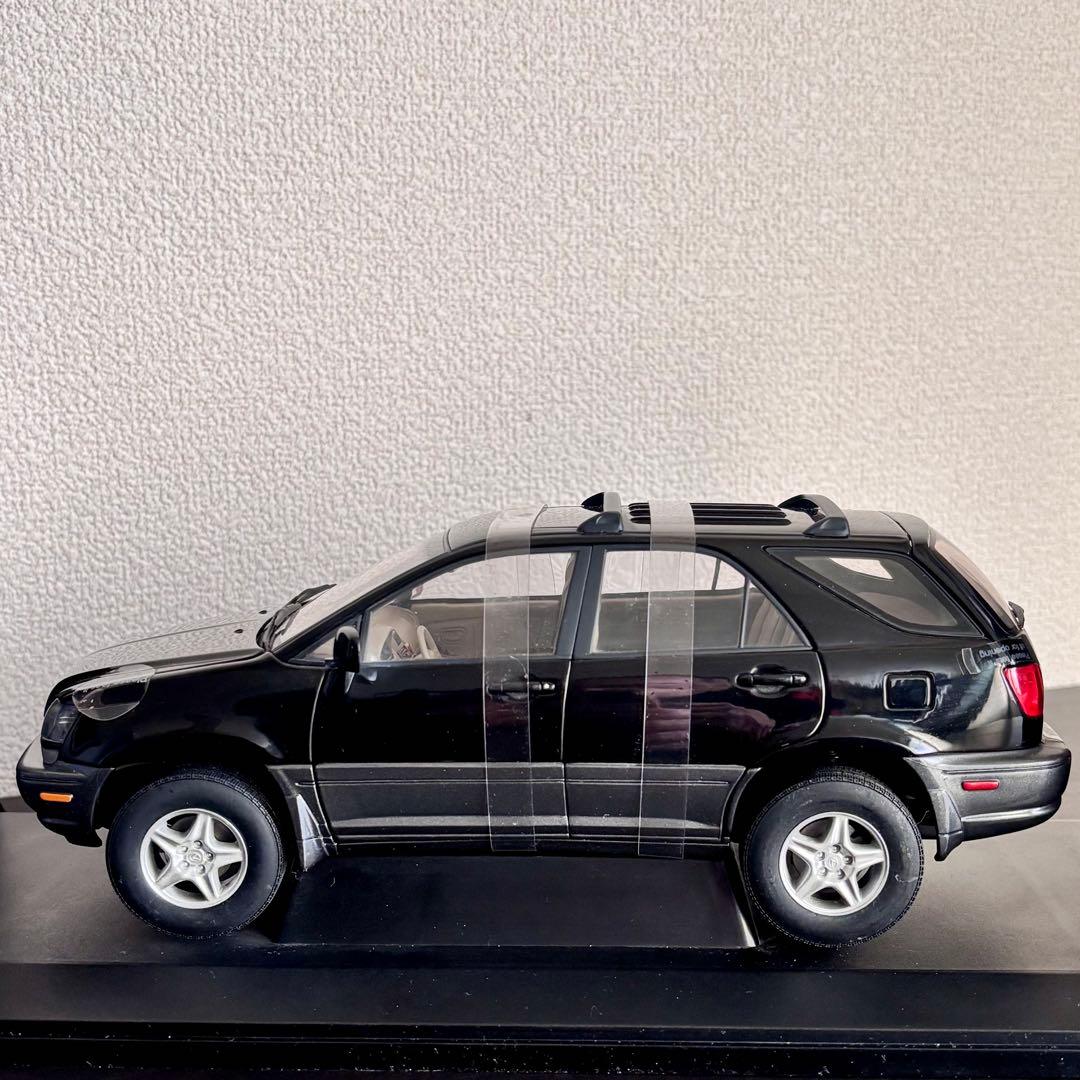 【AUTO art・開封済み未使用・送料込み】レクサスRX300 黒 1/18
