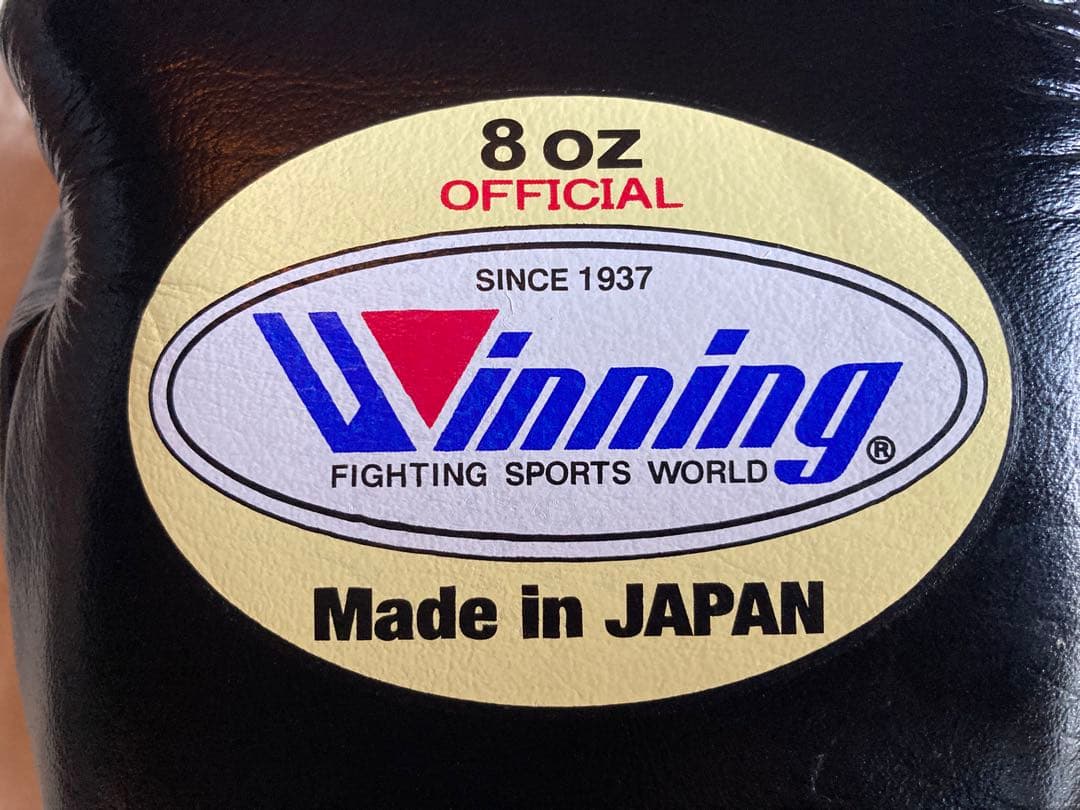 美品Winning ボクシンググローブ 8 oz 紐式おまけバンテージ２セット付