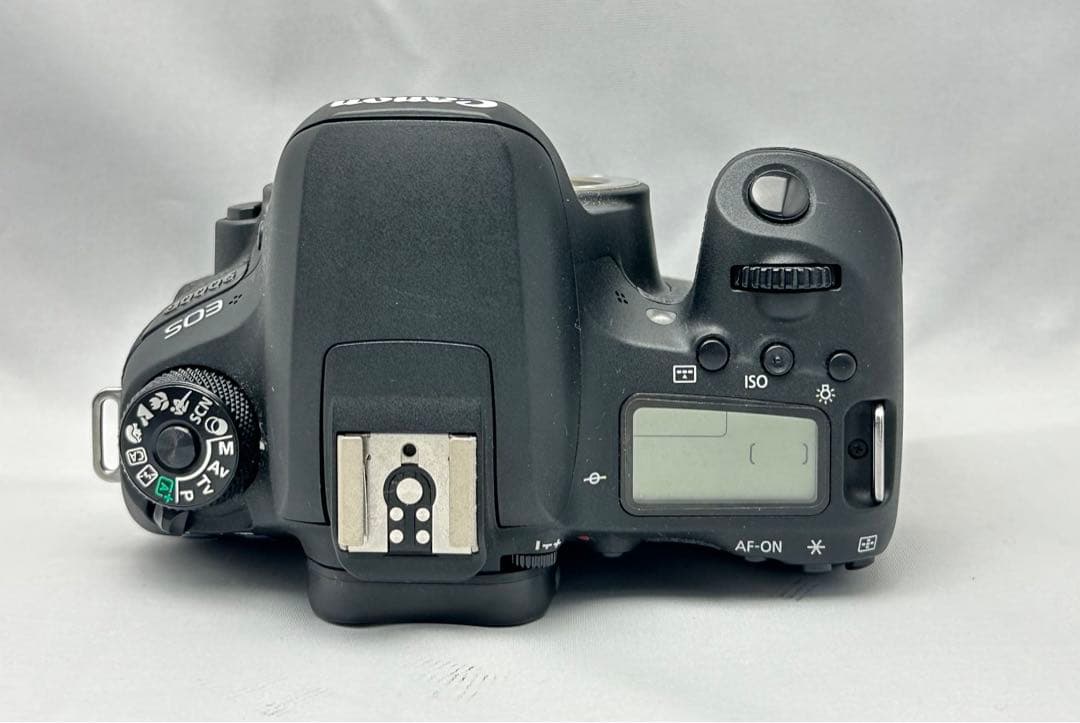 ショット数3,600枚！Canon EOS 9000D ダブルズームレンズキット