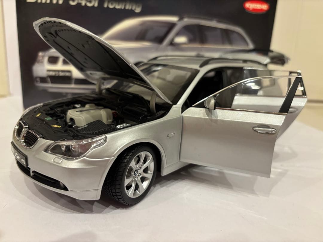 BMW 545i touring E61 silver ミニカー 京商 1/18