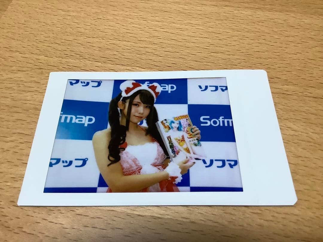 えなこ Cosplayer ‼️ サイン‼️