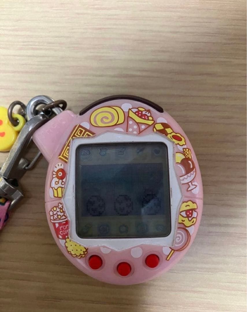 いぇー!ふぁみりーイロイロ!たまごっちプラス ふぁみたまおやつ
