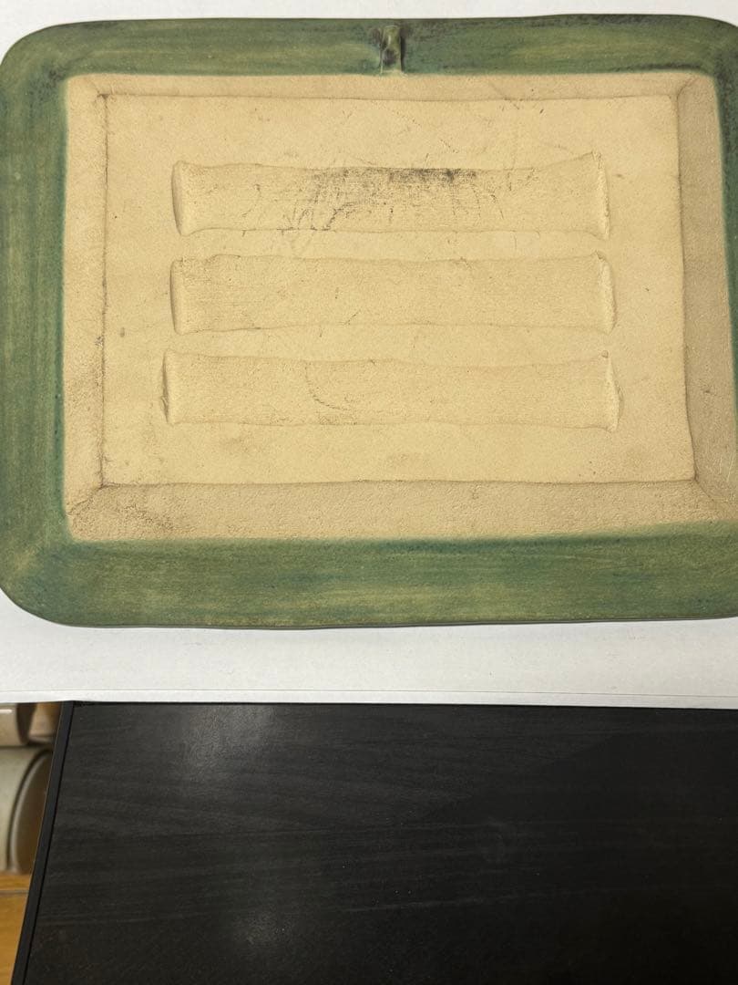 角皿、24.5x19。