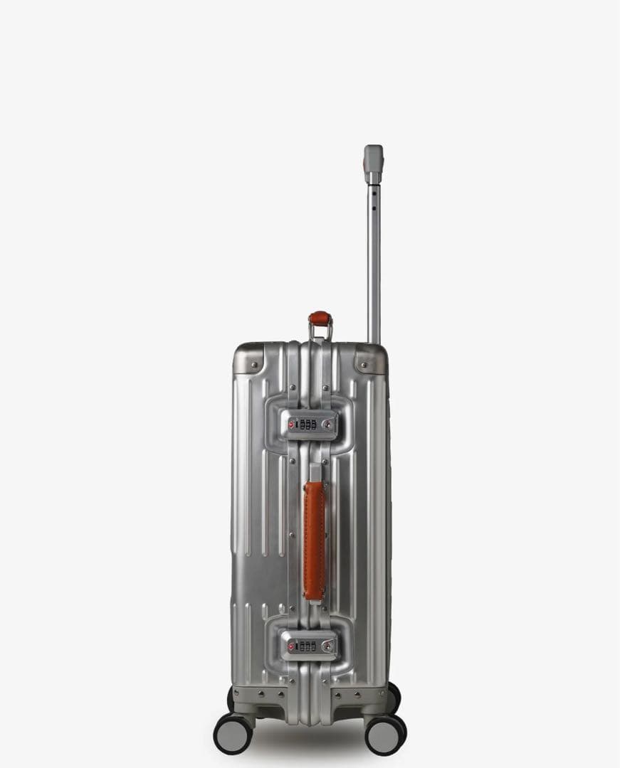 〈希少〉　新品　イノベーター INV1811STP アルミ シルバー 36L