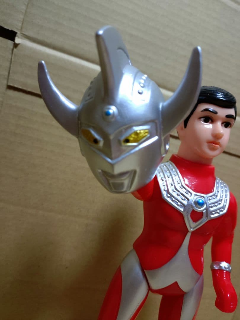 ブルマァク 復刻 マスク取れウルトラマンタロウ(シルバー) ソフビ