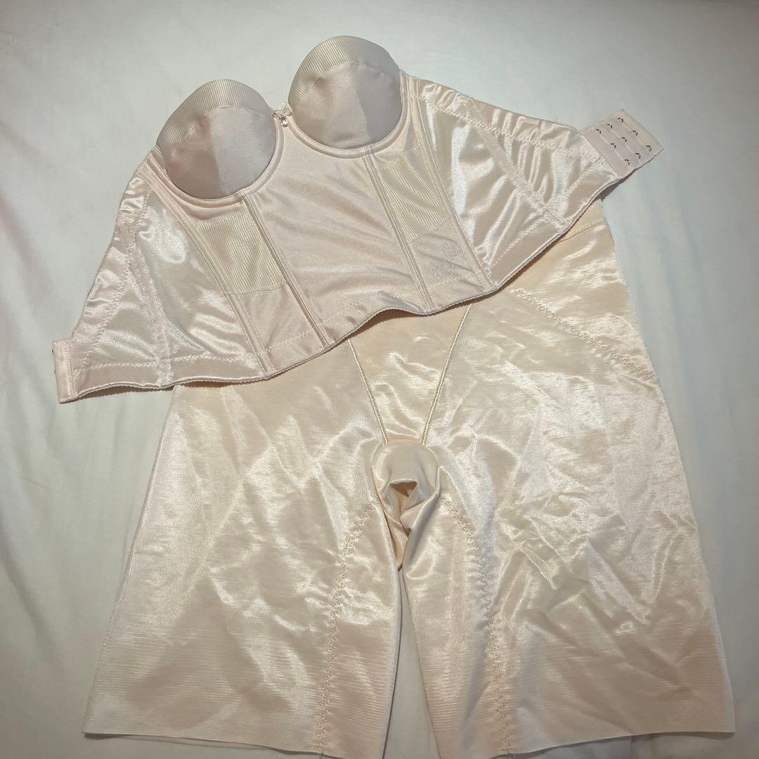 FOUR SIS & CO. B70 Vカット　ビスチェセット