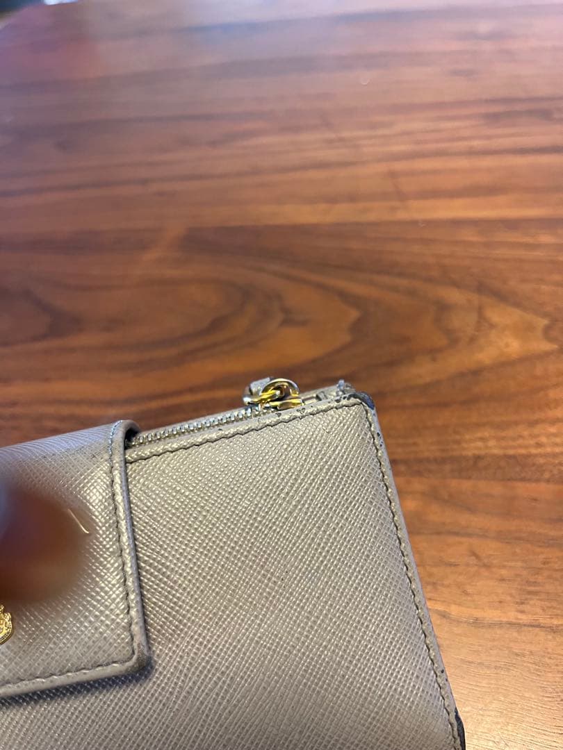PRADA 財布