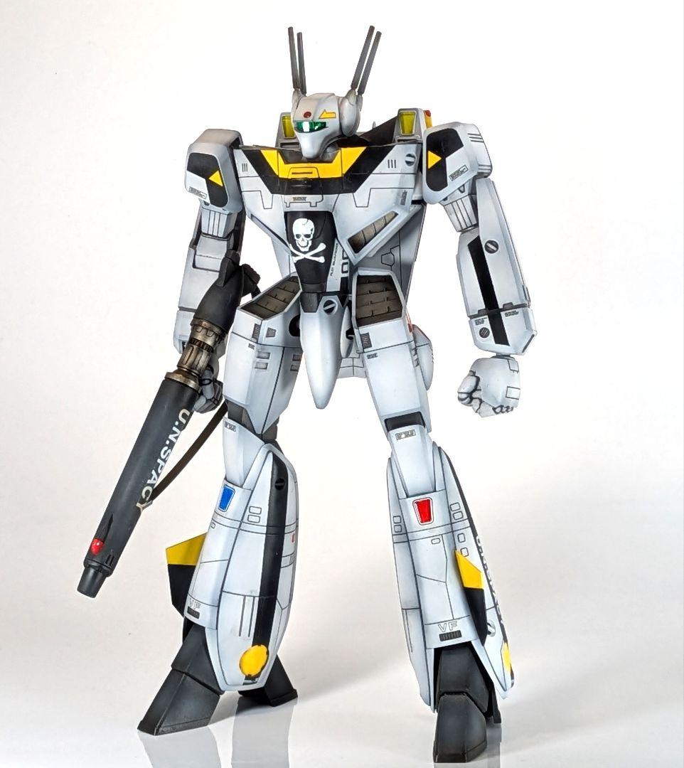 【予約注文】1/72バトロイドバルキリー　PLAMAX　プラモデル　組立済完成品