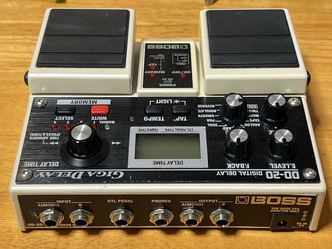 BOSS DD-20 GIGA DELAY ツインペダルシリーズ