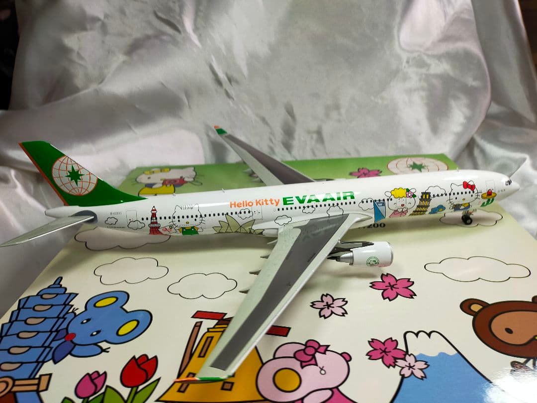 1/200 エバーエアー エアバスA330-300　ハローキティアラウンド〜
