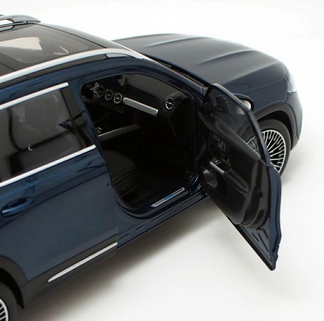EQB　メルセデスベンツ ミニカー 　1/18　車　NZG　ノレブ　京商　ベンツ