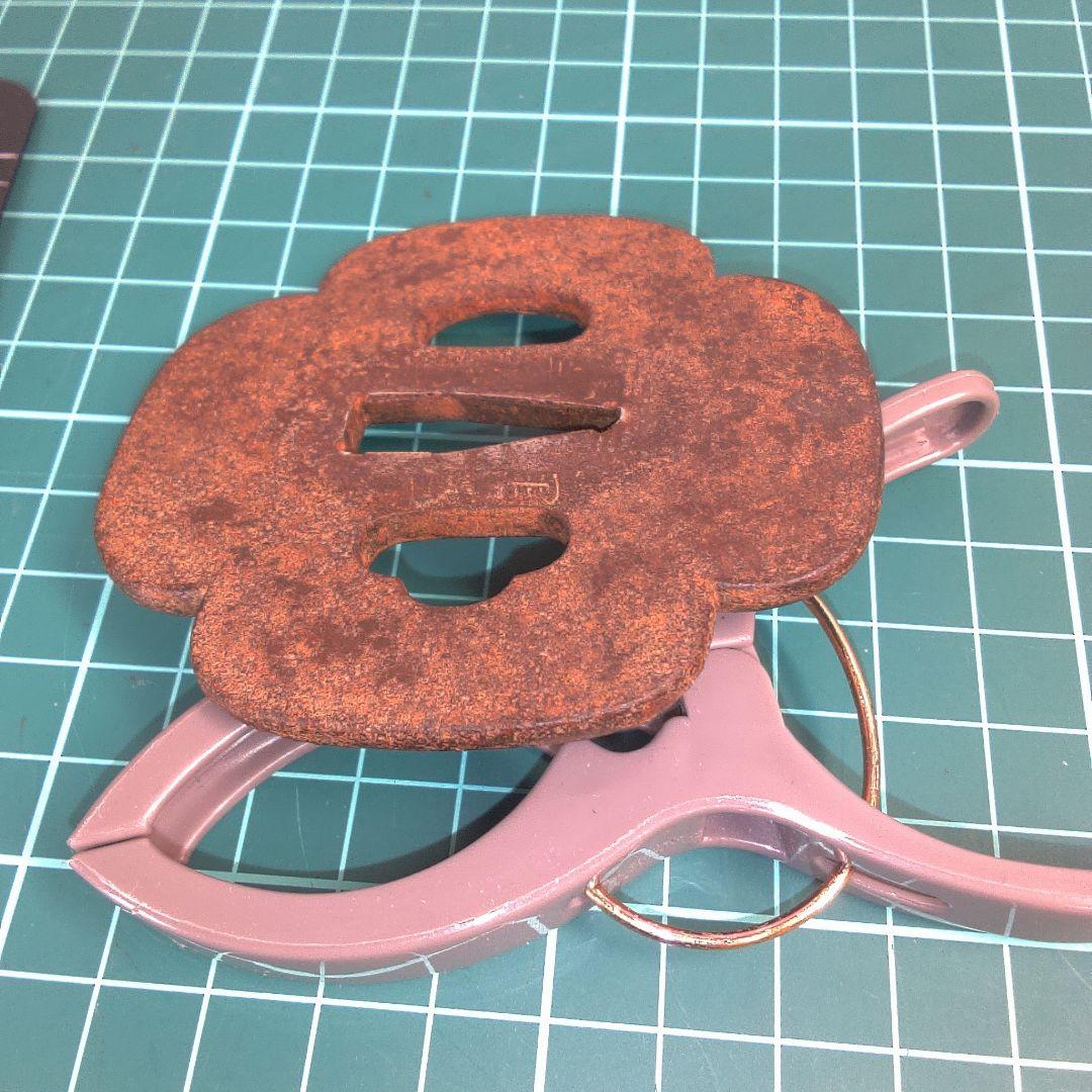 小物１ 花弁型 鉄製 鍔(つば) 錆色