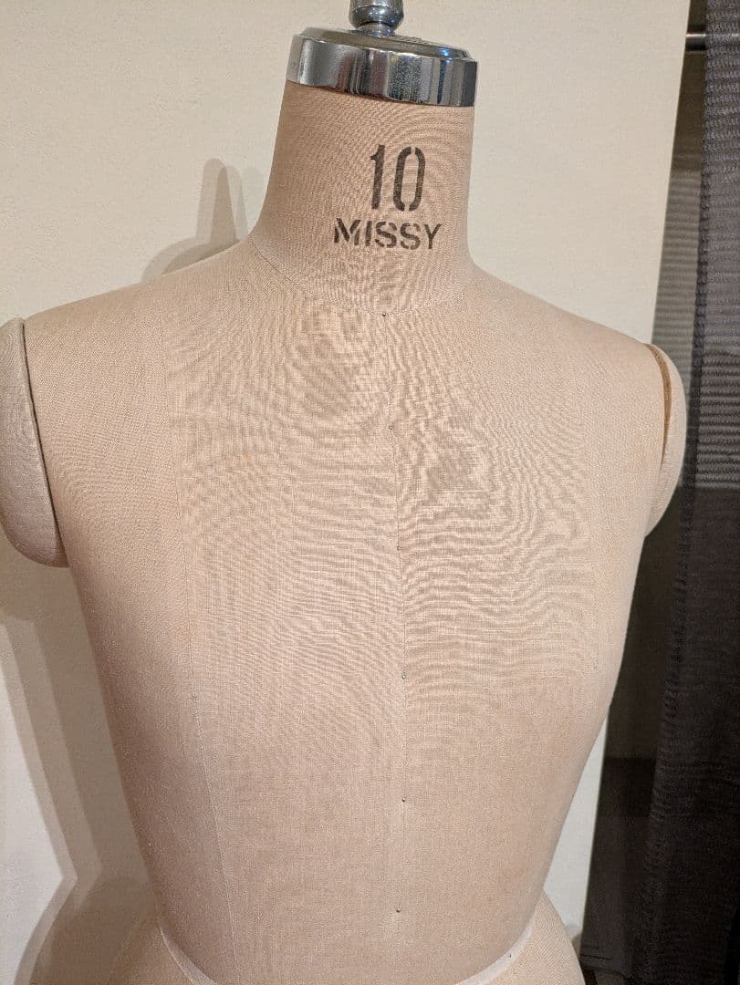 (株)大洋工芸アミコファッションズの10号MISSY体型のトルソーピン刺し可能