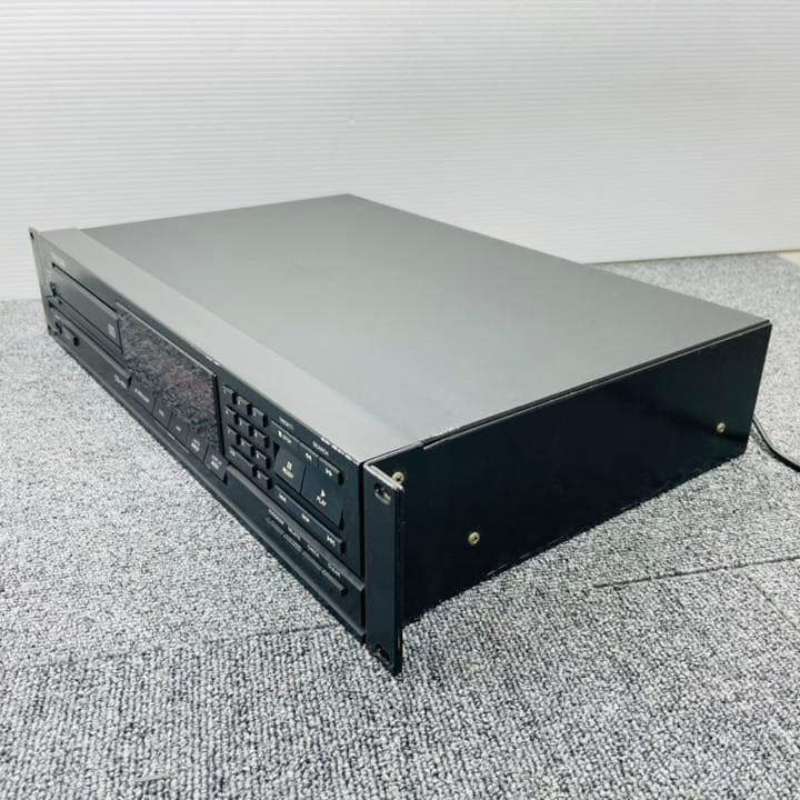 TASCAM タスカム　CDプレーヤー　CD-401 業務用CDプレーヤー