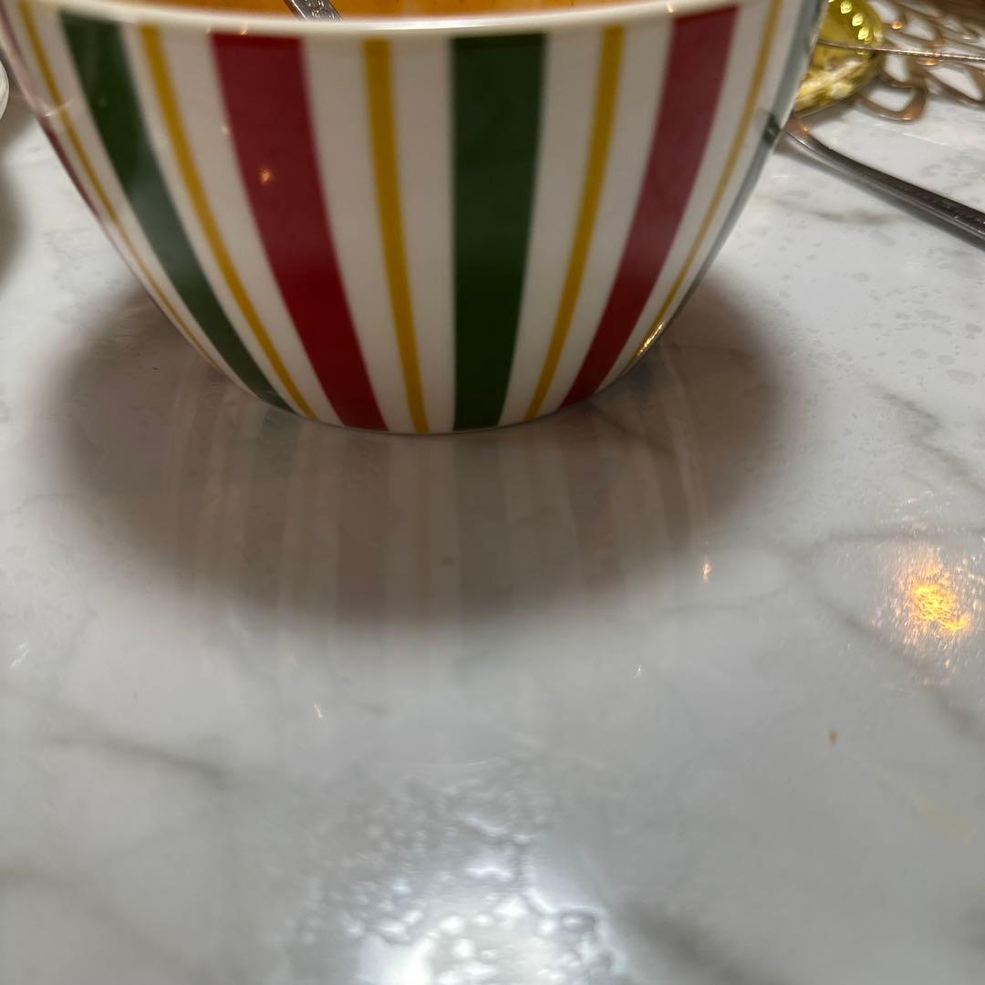 テーブル