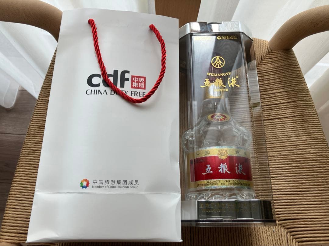 五粮液 500ml 52% 白酒　中国酒　高級　バイチュウ　焼酎　アルコール