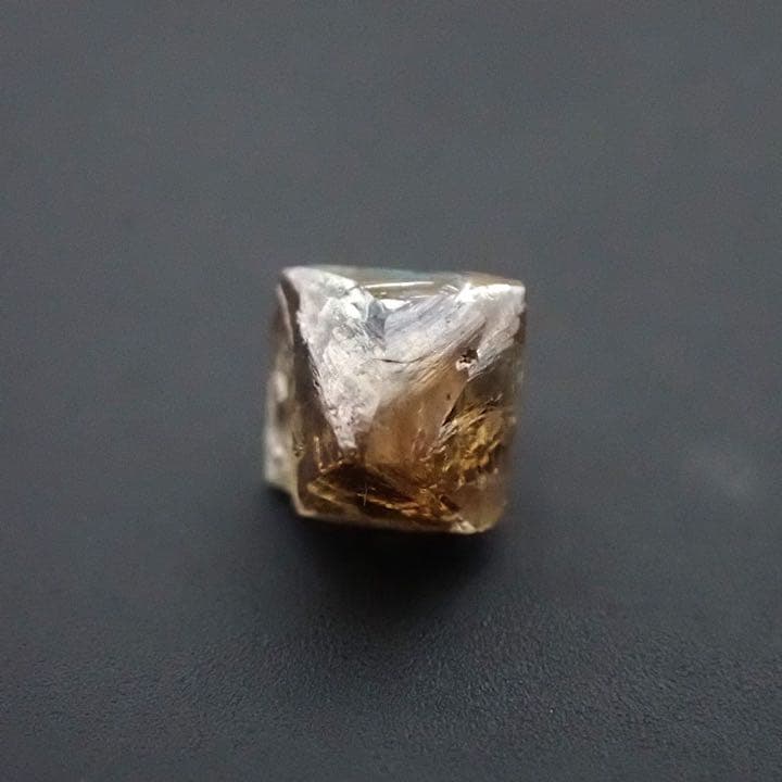 【アフリカ産】八面体ダイヤモンド原石