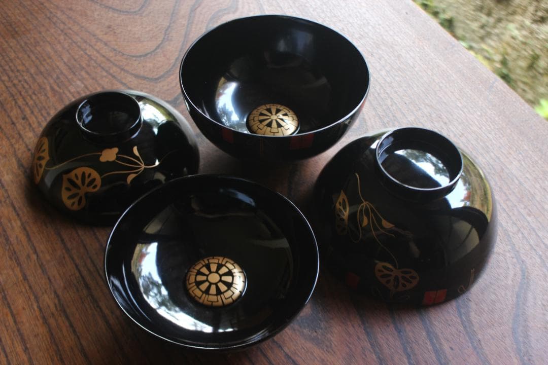 時代逸品！上質黒漆に極上水葵御所車蒔絵の映えるお椀2点（検輪島塗京塗蒔絵椀