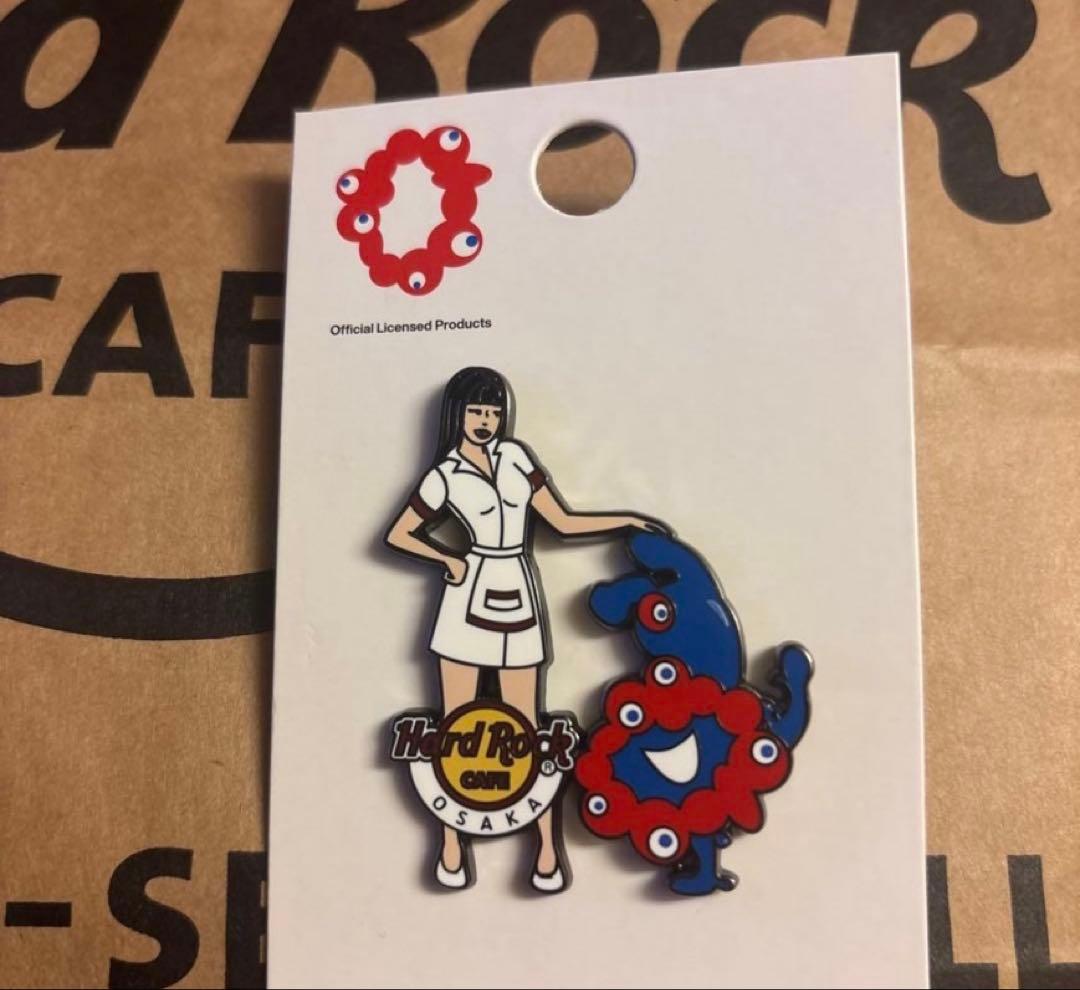 ハードロックカフェ ミャクミャク コラボピンバッジ2種類セット