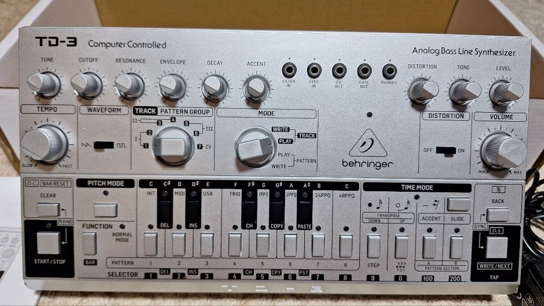 DTM・DAW behringer TD-3-SR