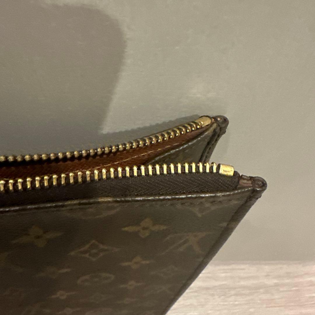 LOUIS VUITTON　書類ケース ￼￼