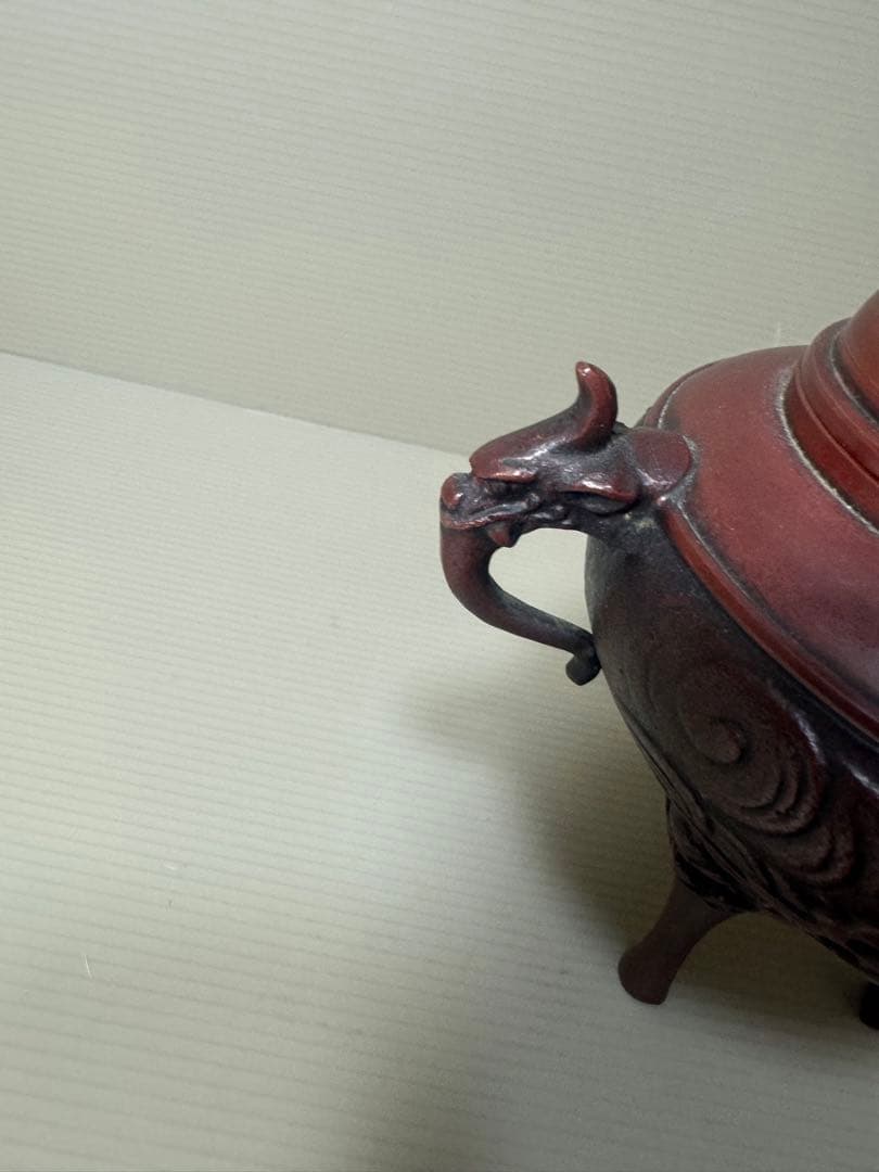 2137 吉秀 銘 獅子摘蓋 龍文 竜地紋 鋳銅 三つ足　香炉