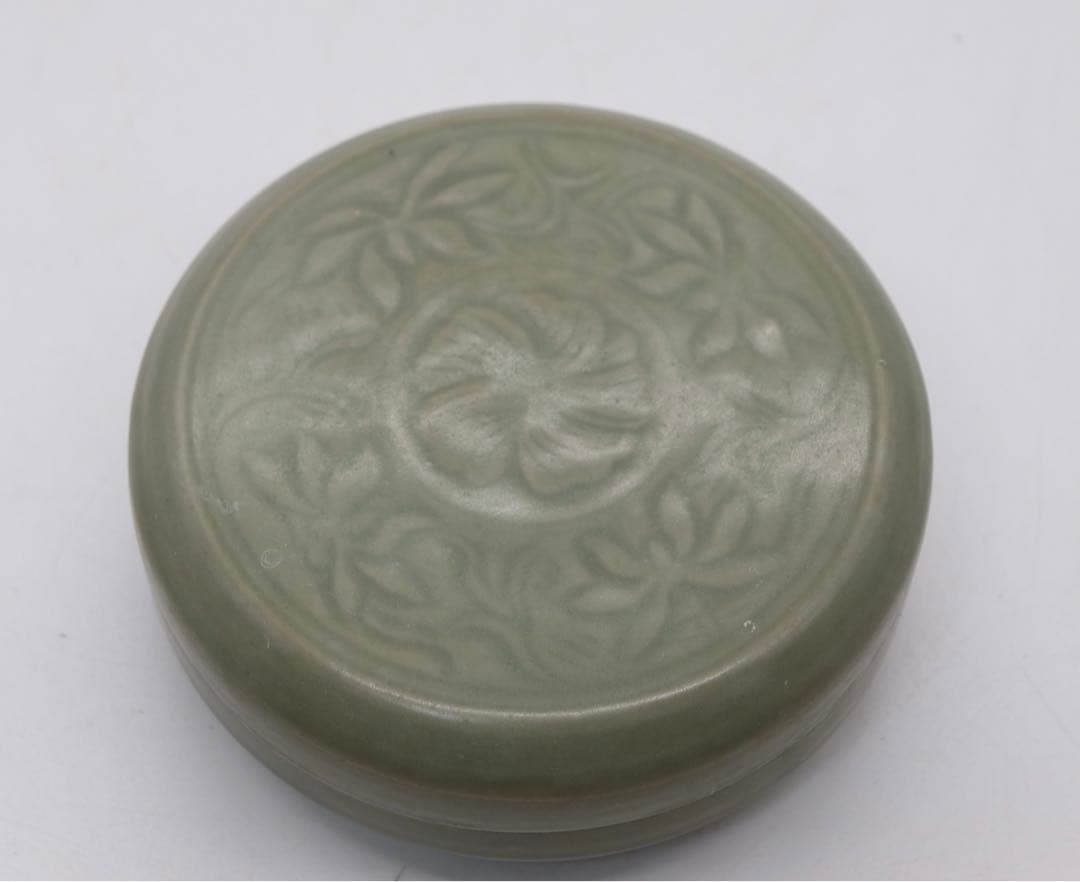 中国　青磁蓋物　青磁　送料込み0406