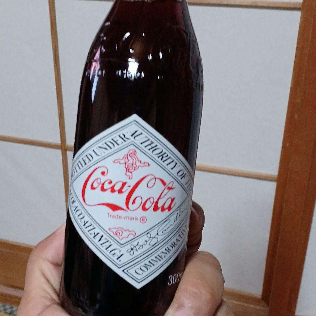 コカ・コーラ、2000年　記念ボトル。