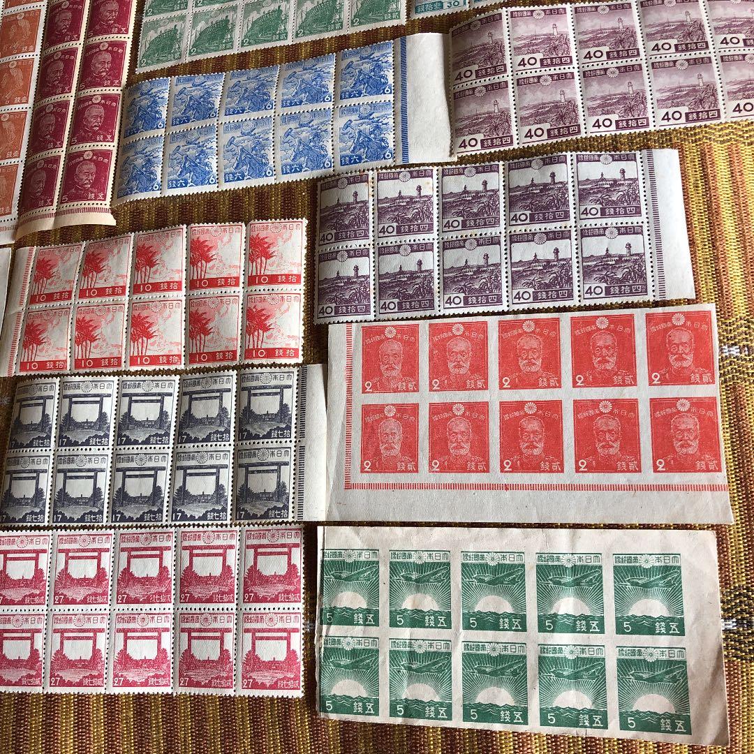 カタログ価計26,400円！昭和切手１７種各10枚ブロック　 裏糊ツヤピカ多数！