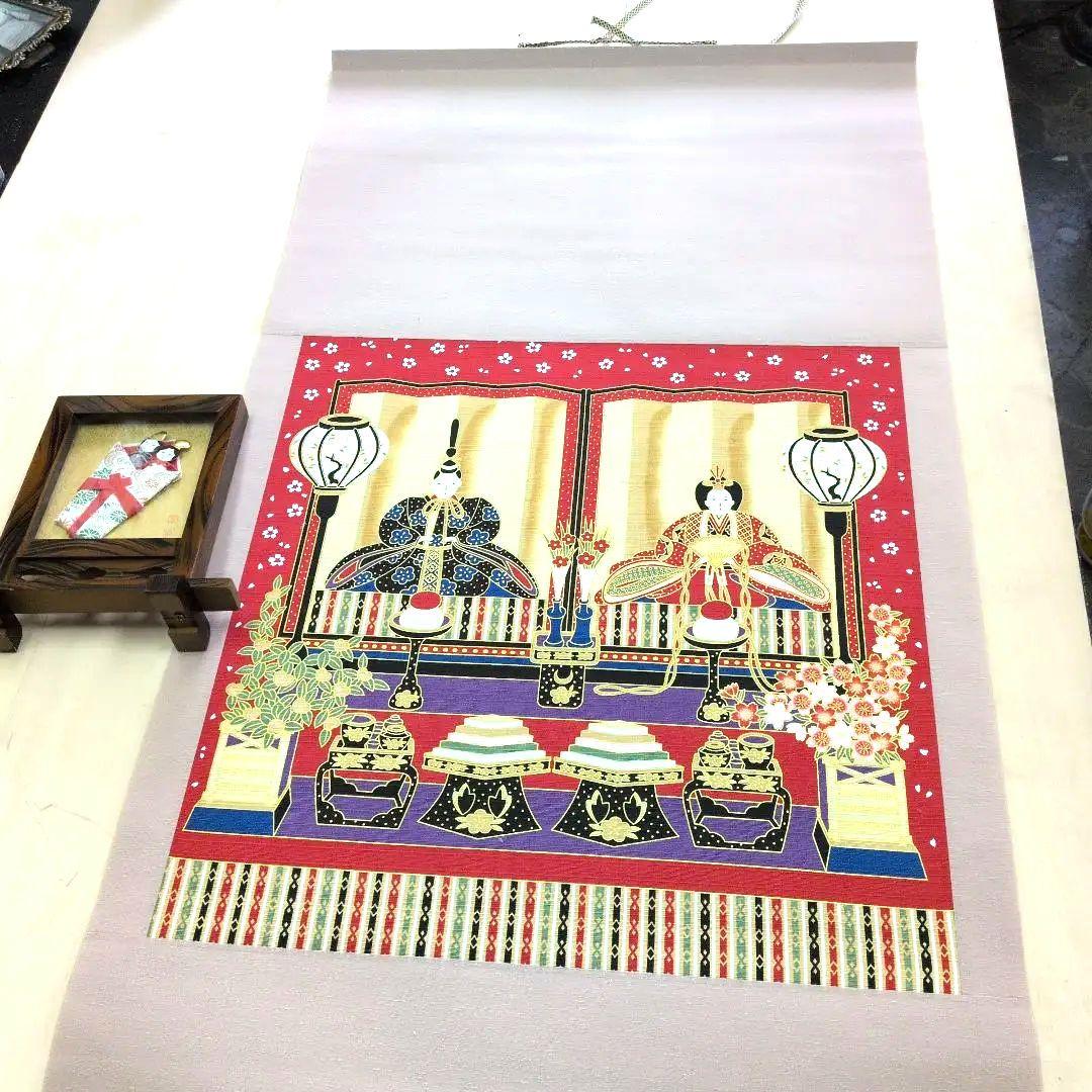 ひな祭り 掛け軸と布細工の寸松庵色紙とミニ衝立の 2点セット