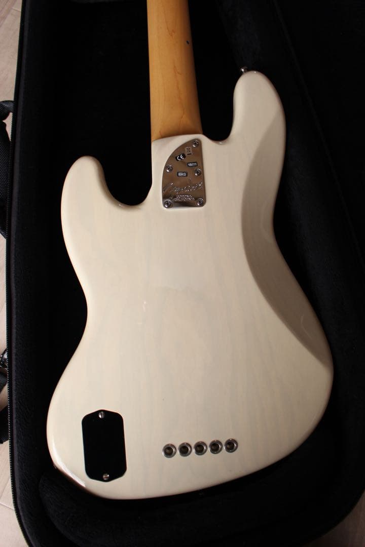 ベース Fender USA Deluxe JB V