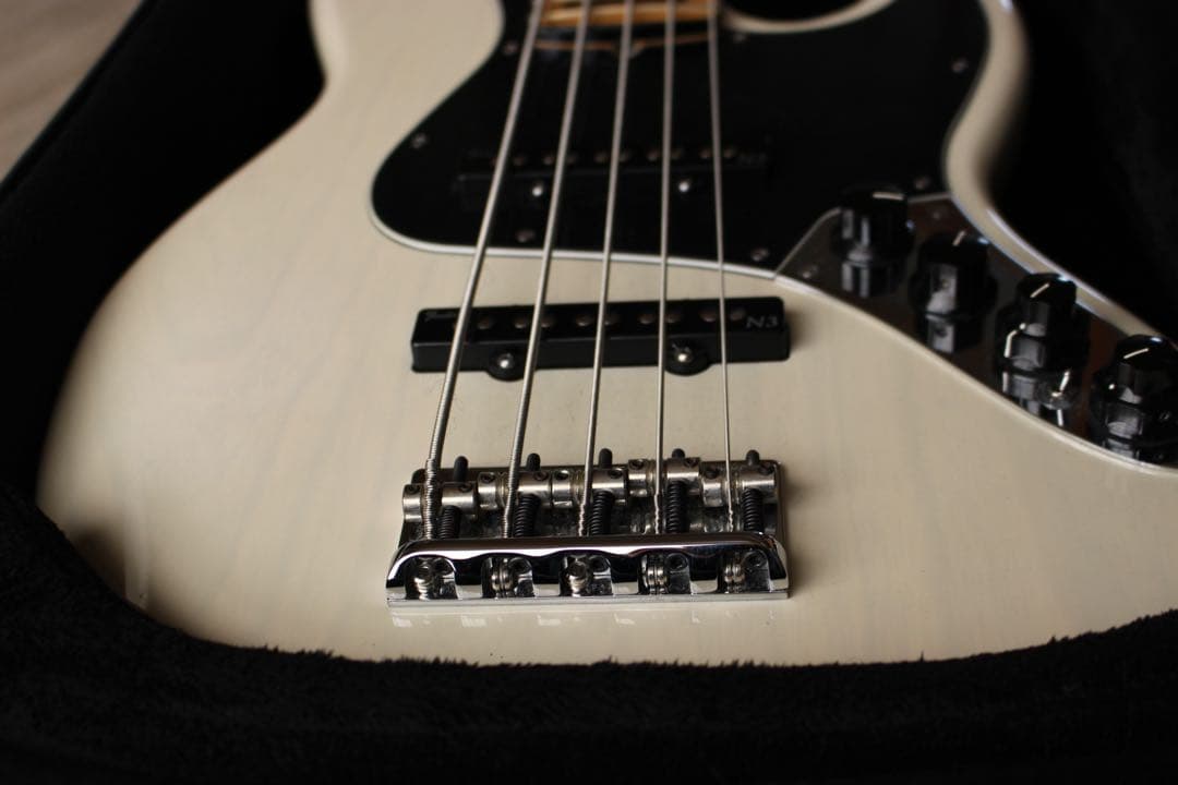 ベース Fender USA Deluxe JB V